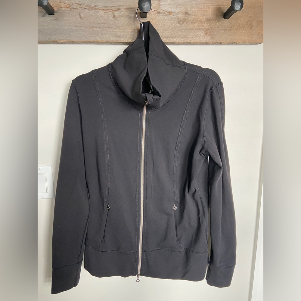 Lululemon Women’s Jacket Black size 10
